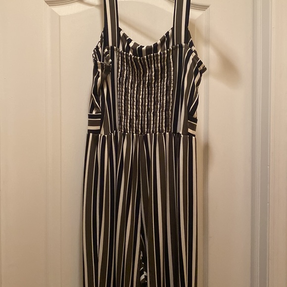 Express women’s jumpsuit - Picture 3 of 4